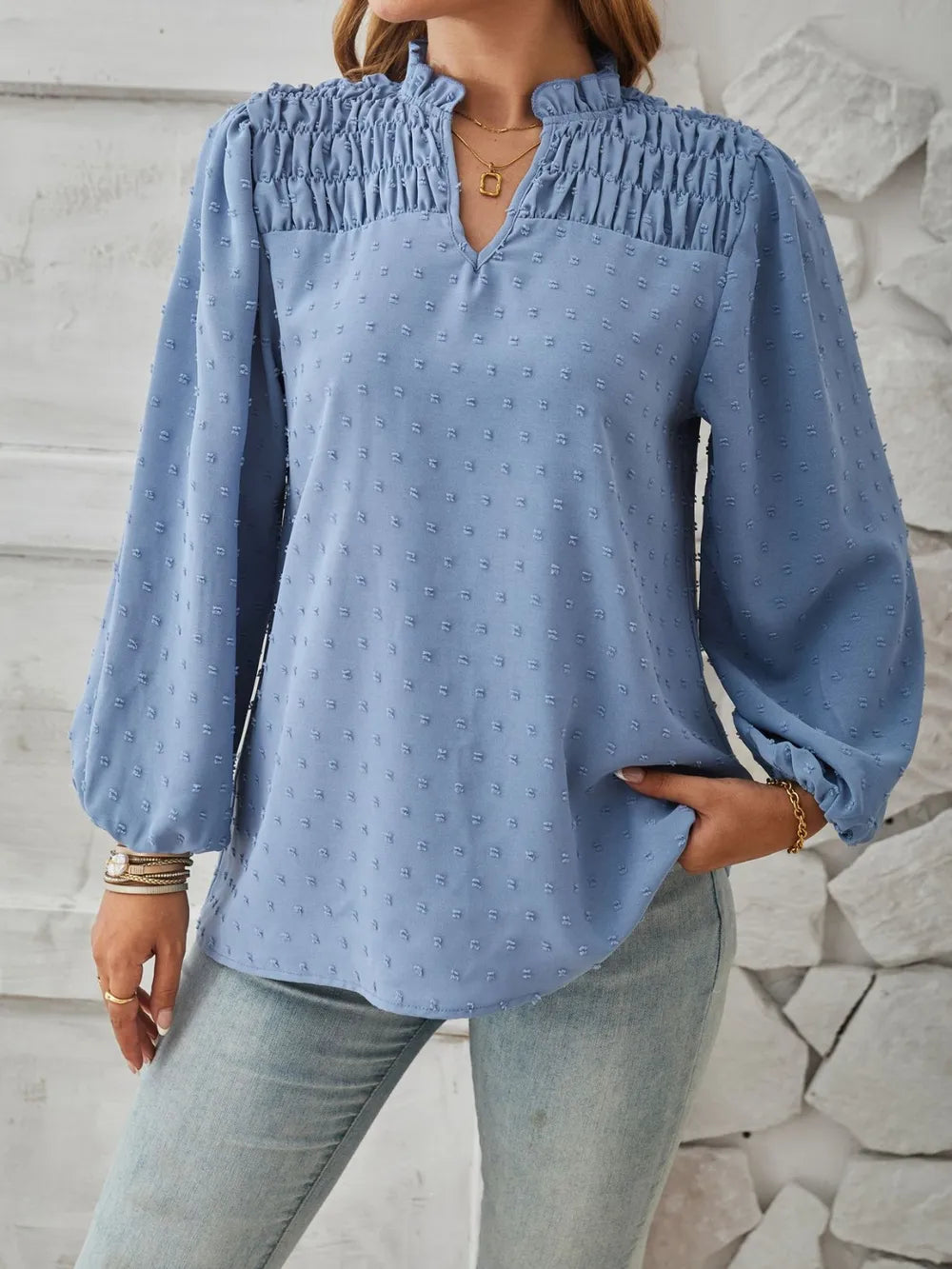 V-neck pleated woven jacquard long sleeved chiffon shirt
