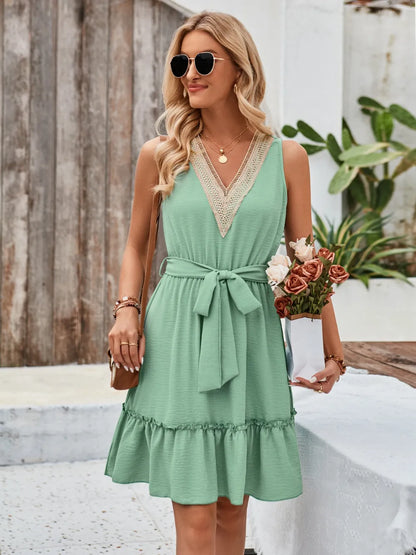 Solid color V-neck sleeveless lace cinched waist dress